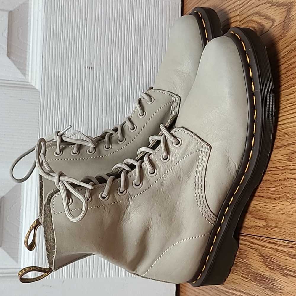 RARE Dr Martens 1460 Pascal Ivory Cream Boots